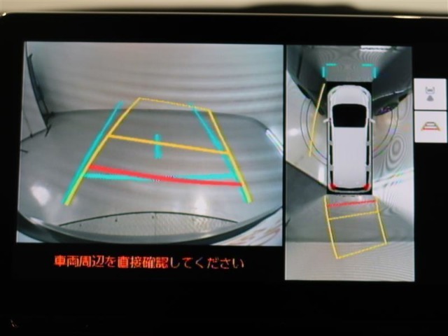 パノラミックビューモニター付きです。車両を上から見たような映像をディスプレイオーディオ画面に表示。運転席からの目視だけでは見にくい、車両周辺の状況をリアルタイムでしっかり確認できます。