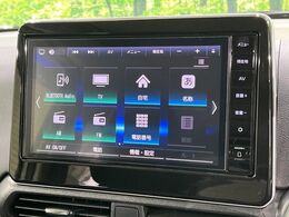 【純正ナビ】人気の純正ナビを装備しております。ナビの使いやすさはもちろん、オーディオ機能も充実！キャンプや旅行はもちろん、通勤や買い物など普段のドライブも楽しくなるはず♪