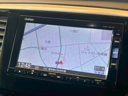 【純正ナビ】フルセグテレビやブルートゥース接続、DVD再生など多彩な機能を併せ持っており、インパネ周りがすっきりしてますね！