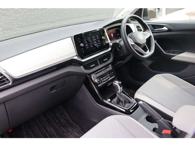 【インパネ全体】『インパネ全体』の画像になります。写真の内容に関してご不明点、ご質問等がございましたらお気軽にガリバー店舗までお問い合わせください。