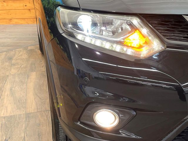 【LEDヘッドライト】悪天候や夜間走行時も良好な視界を確保し安心して運転できる高輝度LEDヘッドライトを装備！点灯速度が早く、消費電力も抑えられています。