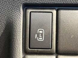 【パワースライドドア】スマートキーや運転席のスイッチでスライドドアの開閉が可能♪電動だから力を入れてドアを開ける必要が無く、小さいお子様でも、重い荷物を持っている時もラクに開け閉めできます♪