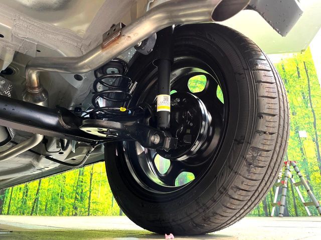 お車を安心してお乗りいただく為には、足回りの定期点検が欠かせません。サービスサポート（有償保証）では無料点検もご提供しており、安心のカーライフをお過ごしいただけるサポート体制が整っています。