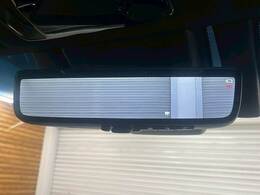 【デジタルインナーミラー】を搭載しております。ミラーにより後方確認ができますので、駐車の際などに役立ちます。