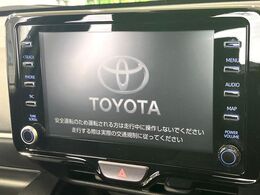【ナビ機能付き8インチディスプレイオーディオ】ナビ機能搭載の他、お持ちのスマートフォンと連携して、ナビやbluetoothでの音楽再生が可能です♪デザインはもちろん操作性も良好！