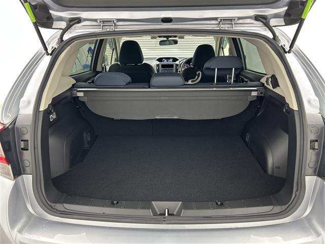 【トランク】積み込みやすくて、たっぷり積める荷室です。シートアレンジできるものは、乗車人数と荷物の量や大きさによってシートを動かすことができるので、より快適なドライブが可能です！