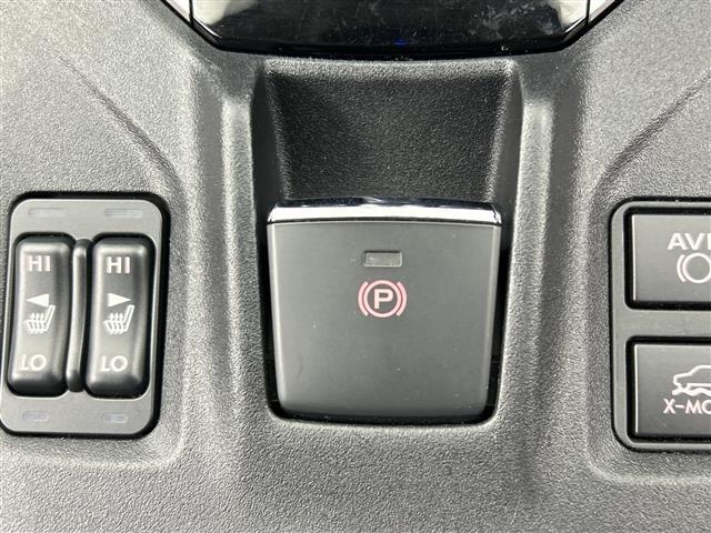 【快適温熱シート（シートヒーター）】寒い日はもちろん、夏の冷房中にも効果を発揮します。長時間座っていると負担のかかりやすい背中や腰、寒い日に冷えやすい脚部を暖めます！温度調節機能もあります。