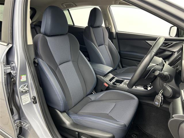 【運転席】座り心地が良いシートなので長時間の運転でも快適にお過ごしいただけます。新品のフロアマットのご注文も可能です。掲載箇所以外にご希望の写真がございましたらお気軽にお問い合わせ下さい。