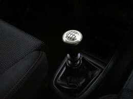 6速MT★クラッチのクラッチのすべり感もなくマニュアル車でよくダメになるシフトのリンケージのガタもありません！