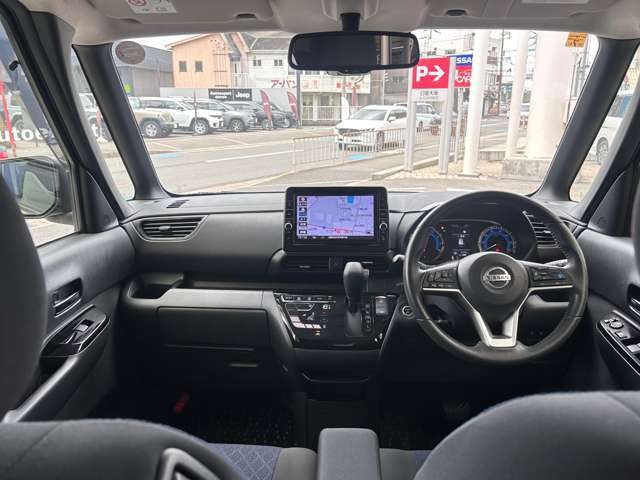 展示車両は全車　クリーニング済。　専門業者さんにて内外装ともにキレイにしてご納車いたします。　また別途、各種コーティングもうけたまわってます。
