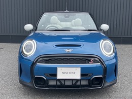 【MINI NEXT保証】■2年間走行距離無制限保証※1■基本100項目の納車前点検実施■365日24時間エマージェンシー・サービス■あらかじめ決めた据置価格を設定し利用できるMINIバリューローン