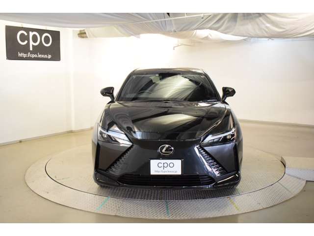 こちらのお車は、CPO（Certified Pre-Owned＝認定中古車）となります。厳しいレクサス基準をクリアした認定中古車をさします。