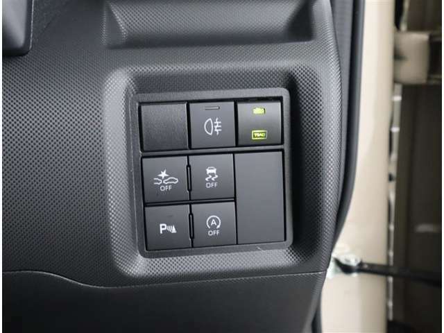 安全装備関係の切り替えスイッチが、運転席側で操作ができます