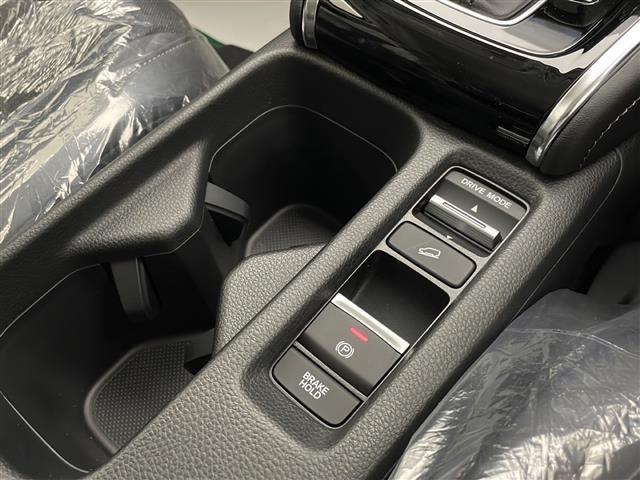 気になる車はお電話やメールで当店にお問い合わせください。なお、お電話での在庫の取り置きはできません。ご来場の際は、商談が重なる事が増えていますので事前に在庫有無をご確認くださいませ。