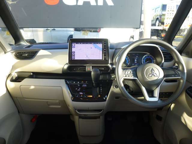 SRSデュアル＋サイド＆カーテン＋運転席ニーエアバック※7個のエアバックを標準装備/EBD機能付ABS/ASC（横滑り防止＆トラクションコントロール）標準装備