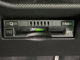 【ETC】高速道路の料金所をストレスなく通過！話題のスポットやサービスエリアに多い「スマートIC」利用時は必須のアイテムです。当店でセットアップを実施、ご納車当日からすぐにご利用いただけます！