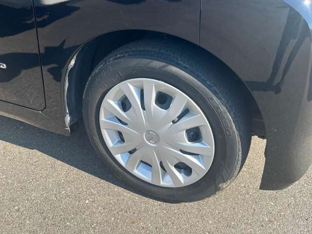 ☆お車についた傷やヘコミ、事故の修理もハヤシにお任せください。自社鈑金工場で修理ができますの安心です☆