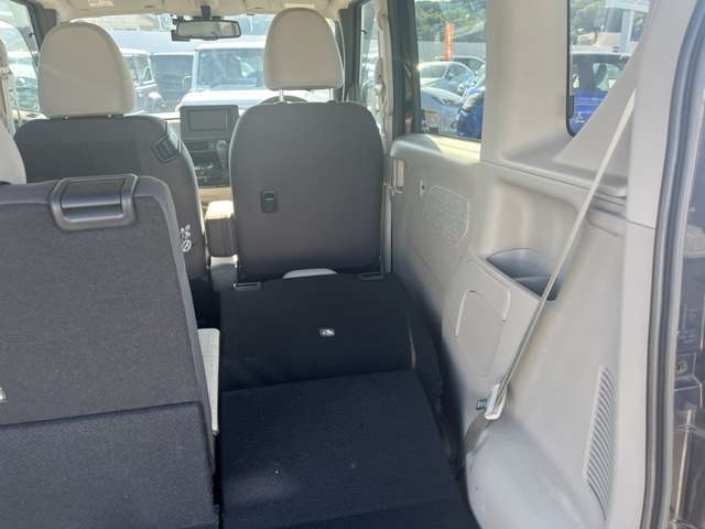☆お車についた傷やヘコミ、事故の修理もハヤシにお任せください。自社鈑金工場で修理ができますの安心です☆