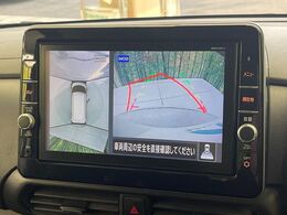 【アラウンドビューモニター】専用のカメラにより、上から見下ろしたような視点で360度クルマの周囲を確認することができます☆死角部分も確認しやすく、狭い場所での切り返しや駐車もスムーズに行えます。