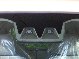 【スマートアシスト】走行中に前方の車両等を認識し、衝突しそうな時は警報とブレーキで衝突回避と被害軽減をアシスト。より安全にドライブをお楽しみいただけます。