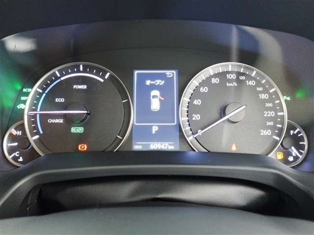 展示車は全てトヨタの車を知り尽くしたエキスパートが基本性能に関わる機能や状態を徹底的にチェックしています。消耗部品の事前交換など法定12ヶ月点検相当の点検・整備を必ず実施しています。