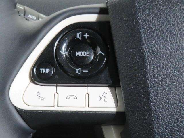 【ステアリングスイッチ】左です。ハンドルから手を離さず、運転に集中したまま手元でオーディオ操作等ができます。