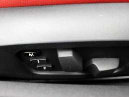 レザーシートには電動調整機能、シートヒーター機能を装備。運転席にはメモリー機能付電動調整機能を搭載しております。詳しくはフリーコール　0078-6002-080898まで。