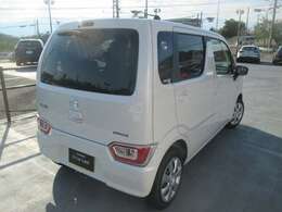 専門工場にて内装クリーニング実施後のご納車になります。※車両によっては写真撮影時にクリーニングが未実施の場合がございます。※掲載直後の車両の場合クリーニング実施に伴い現車が店頭に無い場合がございます。