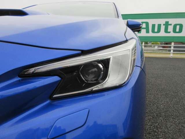 夜間走行時LEDンヘットライトも明るいです！！