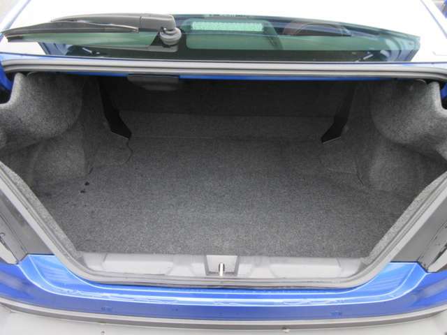 トランクルームも広く、アウトドアにショッピングなど荷物もたくさん積めます！！