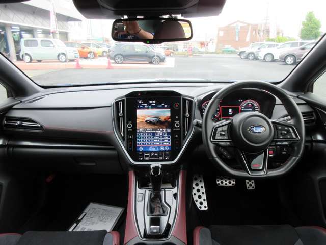 フロントガラスも広く視界が良くて運転しやすいです！！