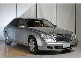 カラーはHELLAGRAU METと NAYARIT SILVER(770/760) のツートーン