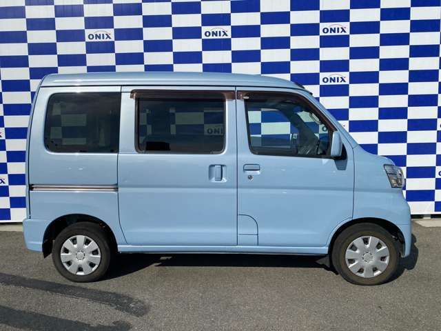 当店では在庫台数常時80台展示！【フラット7】【KeePer】併設店のオニキス郡山北店へ新車、中古車の販売、リースをはじめ高価買取、コーティング、車検、ロードサービス、各種ローン、各種修理等承っております