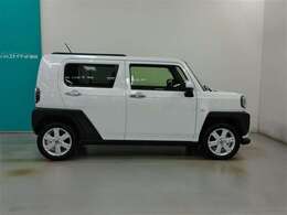 ボデーカラーは人気のシャイニングホワイトパールです。