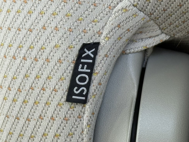 チャイルドシートの取付けがかんたん容易なISOFIX規格付きリアシートです。