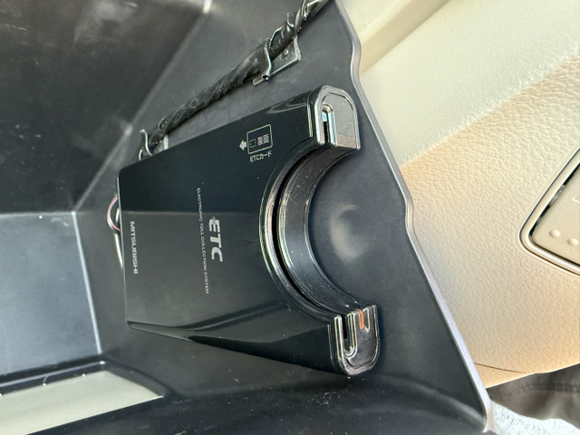 高速道路で便利でお得なETC車載器付きです。