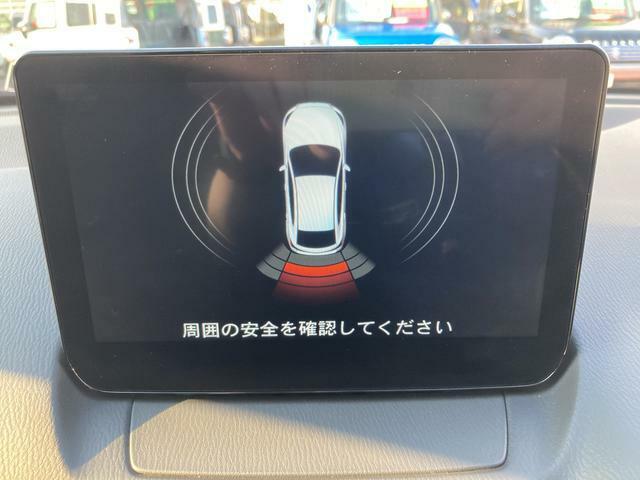 こちらが全方位モニター！！上から見た感じとなり死角が減りますね☆