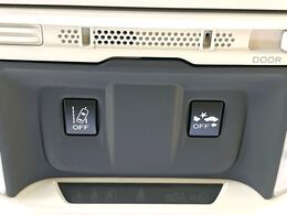 【アイサイトVer3】前方の車両等を検知し、衝突しそうな時は警報で注意を促し、ブレーキを踏む力をサポート。ブレーキを踏めなかった場合は衝突被害軽減ブレーキが作動、衝突回避をサポートします。