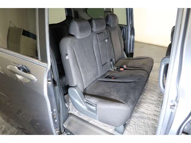 ◆◆リアシートもゆったり快適に座っていただけますので、後部座席にお乗りの大切な方も楽しくドライブに参加していただけます。