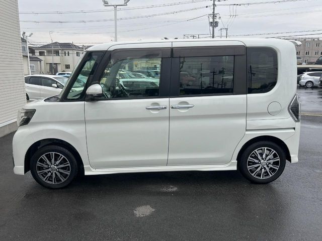 大好評のボディコーティング「弾スプラッシュコート」もご納車までに施工可能。通常のガラスコートと異なる、耐久年数6年の無機質ガラスコーティングが、ボディをキレイな状態に保ってくれます。