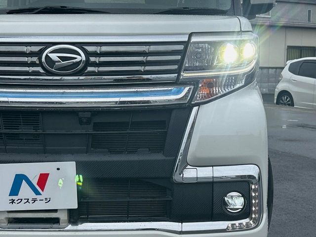 【LEDヘッドライト】悪天候や夜間走行時も良好な視界を確保し安心して運転できる高輝度LEDヘッドライトを装備！点灯速度が早く、消費電力も抑えられています。