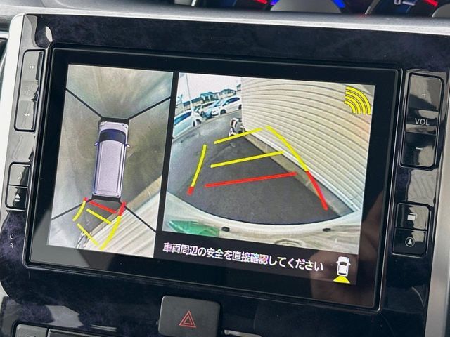 【パノラマモニター】専用のカメラにより、上から見下ろしたような視点で360度クルマの周囲を確認することができます☆死角部分も確認しやすく、狭い場所での切り返しや駐車もスムーズに行えます。