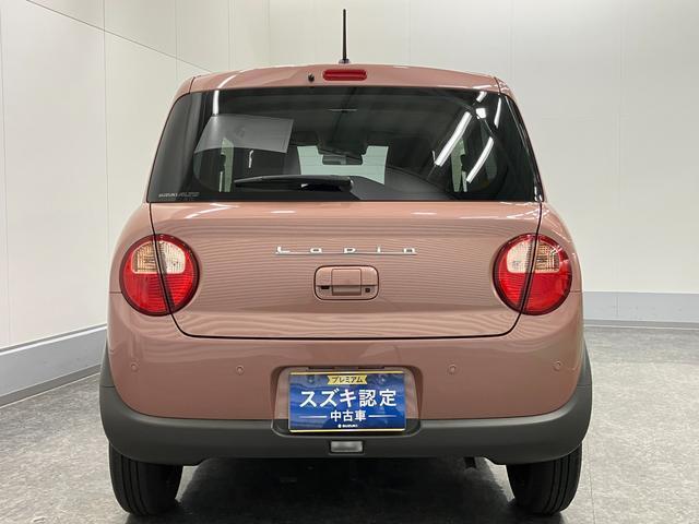 リアゲートが四角く開き、開口部が低いので、重たい荷物も積みやすく、買い物や日常使いに便利♪