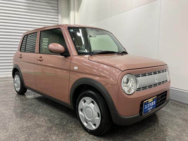 車内は内装デザインやインテリアがお部屋のような落ち着きのある空間