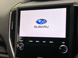 【メーカー純正ナビ】インテリアに溶け込むスタイリッシュな「専用設計」メーカーナビを装備♪視認性や操作性など基本性能にも優れ、より上質なカーライフをお楽しみいただけます。