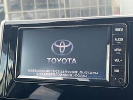 【純正ナビ】人気の純正ナビを装備。オーディオ機能も充実しており、Bluetooth接続すればお持ちのスマホやMP3プレイヤーの音楽を再生可能！毎日の運転がさらに楽しくなります！！