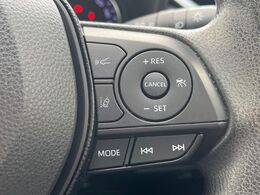 【レーダークルーズコントロール】高速道路での長距離走行が楽に！！自動で速度を保つクルーズコントロールが、衝突軽減システムと連携し、前方の車両を感知して車間を保つように速度調節してくれます！！