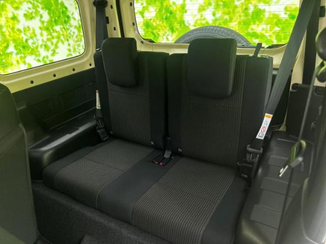 WECARSでは各商談席に大型モニターをご用意しております！見やすい大画面でゆったりと全国の在庫をご覧いただけます！是非ご来店お待ちしております！