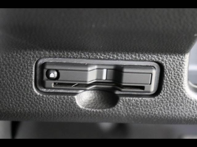 ◆自動車登録業務につきましても、従来は外部の行政書士にアウトソーシングすることが多い業務ですが、自社行政書士が行い費用を軽減しております！