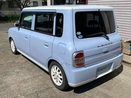 ツートンカラーがオシャレな車です。外装は車高調でオトしてミラーをSSからしゃぶって、マーカーをクリア化した以外はノーマル。ここから手を加えてぜひ自分好みにしてあげてください。